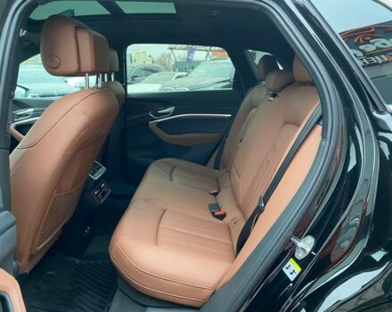 Чорний Ауді E-Tron, об'ємом двигуна 0 л та пробігом 38 тис. км за 33900 $, фото 21 на Automoto.ua