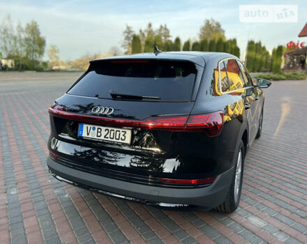 Чорний Ауді E-Tron, об'ємом двигуна 0 л та пробігом 14 тис. км за 35500 $, фото 9 на Automoto.ua