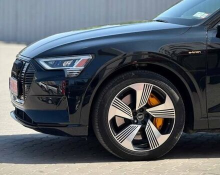 Чорний Ауді E-Tron, об'ємом двигуна 0 л та пробігом 50 тис. км за 36600 $, фото 5 на Automoto.ua