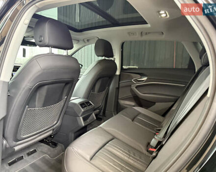 Черный Ауди E-Tron, объемом двигателя 0 л и пробегом 150 тыс. км за 27500 $, фото 31 на Automoto.ua