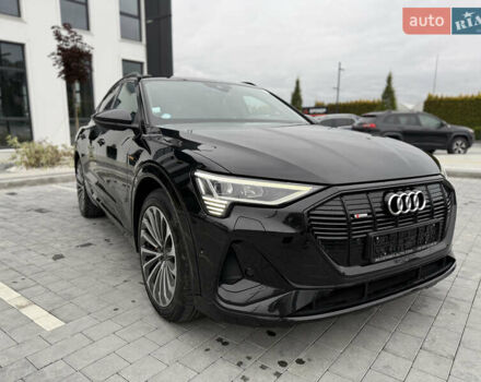Черный Ауди E-Tron, объемом двигателя 0 л и пробегом 70 тыс. км за 38900 $, фото 3 на Automoto.ua