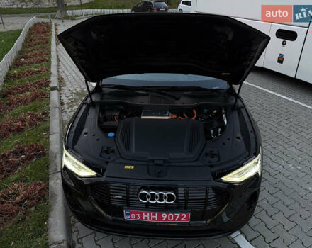 Чорний Ауді E-Tron, об'ємом двигуна 0 л та пробігом 58 тис. км за 39999 $, фото 34 на Automoto.ua