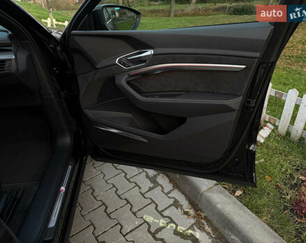 Чорний Ауді E-Tron, об'ємом двигуна 0 л та пробігом 58 тис. км за 41900 $, фото 41 на Automoto.ua