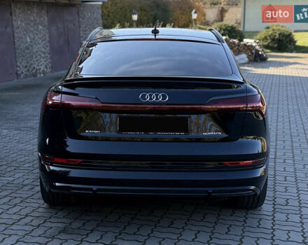 Черный Ауди E-Tron, объемом двигателя 0 л и пробегом 50 тыс. км за 44000 $, фото 66 на Automoto.ua