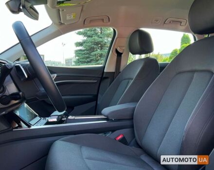 Черный Ауди E-Tron, объемом двигателя 71 л и пробегом 23 тыс. км за 30500 $, фото 19 на Automoto.ua