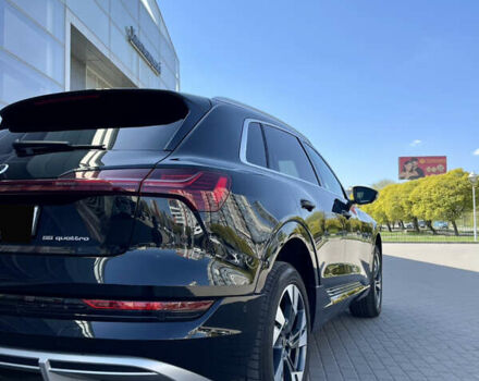 Черный Ауди E-Tron, объемом двигателя 0 л и пробегом 33 тыс. км за 53450 $, фото 7 на Automoto.ua