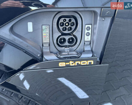 Чорний Ауді E-Tron, об'ємом двигуна 0 л та пробігом 95 тис. км за 36599 $, фото 79 на Automoto.ua