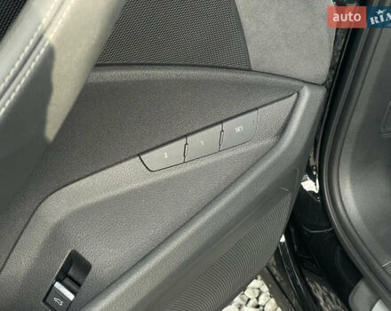 Чорний Ауді E-Tron, об'ємом двигуна 0 л та пробігом 70 тис. км за 39999 $, фото 50 на Automoto.ua