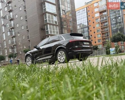 Чорний Ауді E-Tron, об'ємом двигуна 0 л та пробігом 30 тис. км за 45000 $, фото 11 на Automoto.ua