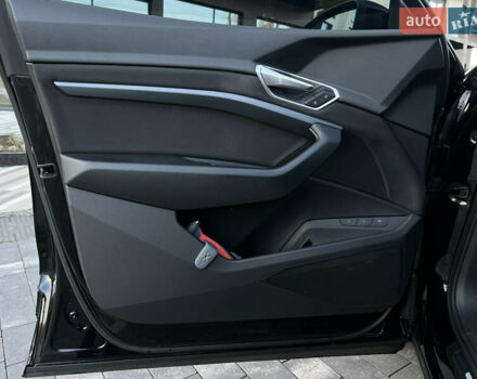 Чорний Ауді E-Tron, об'ємом двигуна 0 л та пробігом 187 тис. км за 23300 $, фото 29 на Automoto.ua