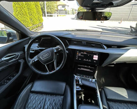 Черный Ауди E-Tron, объемом двигателя 0 л и пробегом 95 тыс. км за 39900 $, фото 25 на Automoto.ua