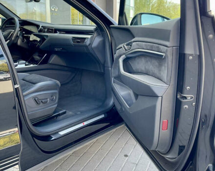 Черный Ауди E-Tron, объемом двигателя 0 л и пробегом 33 тыс. км за 53450 $, фото 15 на Automoto.ua