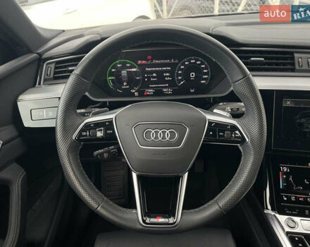 Чорний Ауді E-Tron, об'ємом двигуна 0 л та пробігом 70 тис. км за 39999 $, фото 36 на Automoto.ua