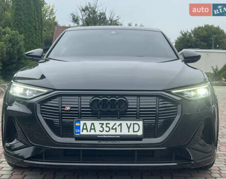 Чорний Ауді E-Tron, об'ємом двигуна 0 л та пробігом 51 тис. км за 47500 $, фото 4 на Automoto.ua