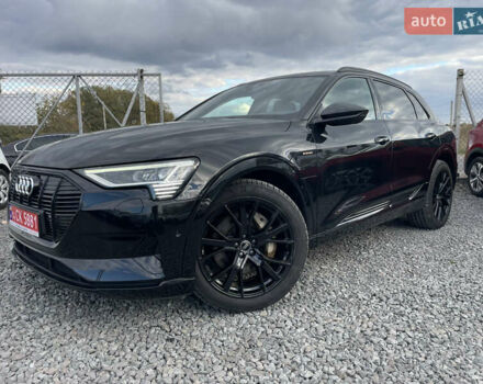 Чорний Ауді E-Tron, об'ємом двигуна 0 л та пробігом 70 тис. км за 39999 $, фото 4 на Automoto.ua