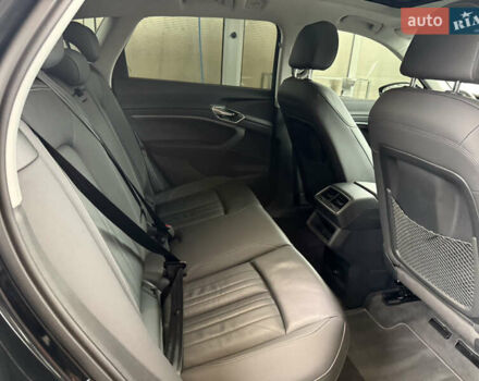 Черный Ауди E-Tron, объемом двигателя 0 л и пробегом 150 тыс. км за 27500 $, фото 25 на Automoto.ua