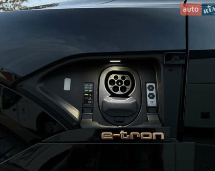 Чорний Ауді E-Tron, об'ємом двигуна 0 л та пробігом 58 тис. км за 41900 $, фото 12 на Automoto.ua
