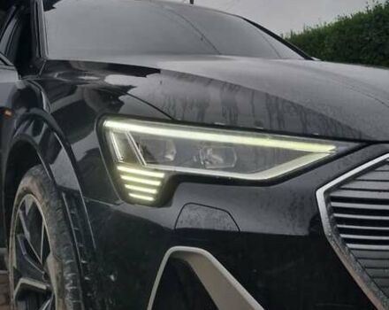 Черный Ауди E-Tron, объемом двигателя 0 л и пробегом 80 тыс. км за 40950 $, фото 2 на Automoto.ua