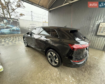 Черный Ауди E-Tron, объемом двигателя 0 л и пробегом 150 тыс. км за 27500 $, фото 5 на Automoto.ua