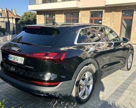 Черный Ауди E-Tron, объемом двигателя 0 л и пробегом 30 тыс. км за 41000 $, фото 4 на Automoto.ua