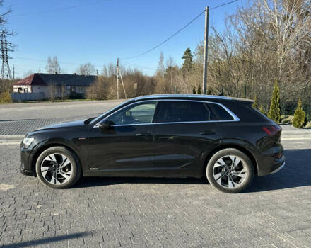 Черный Ауди E-Tron, объемом двигателя 0 л и пробегом 120 тыс. км за 32555 $, фото 35 на Automoto.ua