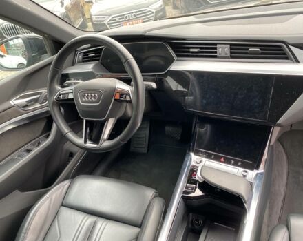 Чорний Ауді E-Tron, об'ємом двигуна 0 л та пробігом 81 тис. км за 36500 $, фото 9 на Automoto.ua