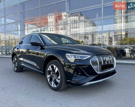 Черный Ауди E-Tron, объемом двигателя 0 л и пробегом 33 тыс. км за 53450 $, фото 2 на Automoto.ua