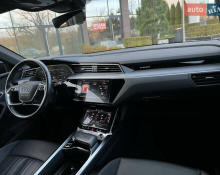 Чорний Ауді E-Tron, об'ємом двигуна 0 л та пробігом 187 тис. км за 23300 $, фото 61 на Automoto.ua