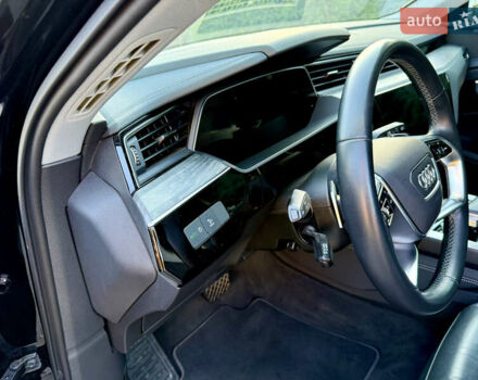 Черный Ауди E-Tron, объемом двигателя 0 л и пробегом 140 тыс. км за 29299 $, фото 15 на Automoto.ua