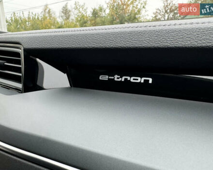 Чорний Ауді E-Tron, об'ємом двигуна 0 л та пробігом 190 тис. км за 23900 $, фото 28 на Automoto.ua