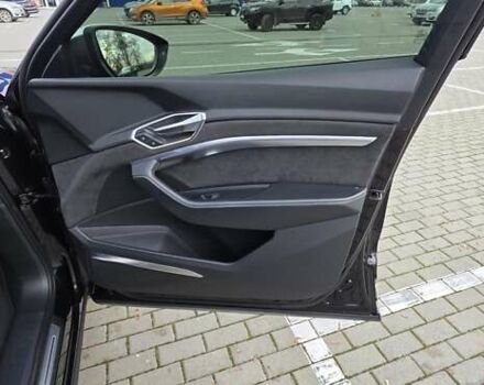 Черный Ауди E-Tron, объемом двигателя 0 л и пробегом 54 тыс. км за 43500 $, фото 90 на Automoto.ua