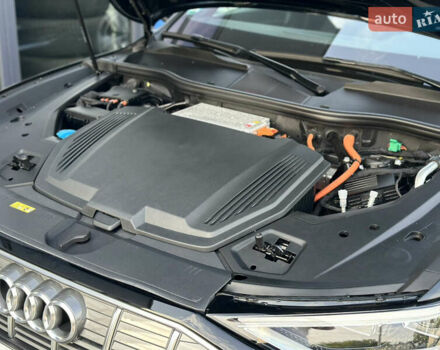 Черный Ауди E-Tron, объемом двигателя 0 л и пробегом 40 тыс. км за 26900 $, фото 39 на Automoto.ua