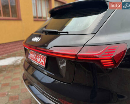 Чорний Ауді E-Tron, об'ємом двигуна 0 л та пробігом 190 тис. км за 24199 $, фото 63 на Automoto.ua