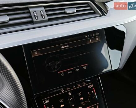 Чорний Ауді E-Tron, об'ємом двигуна 0 л та пробігом 34 тис. км за 49499 $, фото 66 на Automoto.ua