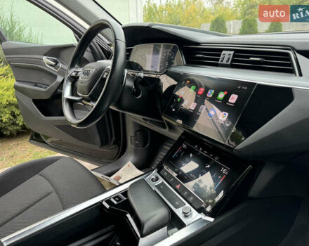 Чорний Ауді E-Tron, об'ємом двигуна 0 л та пробігом 190 тис. км за 23900 $, фото 27 на Automoto.ua