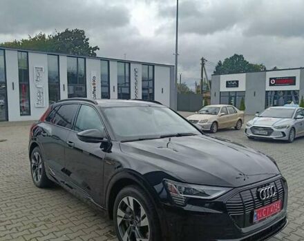 Чорний Ауді E-Tron, об'ємом двигуна 0 л та пробігом 147 тис. км за 29999 $, фото 11 на Automoto.ua