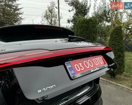 Чорний Ауді E-Tron, об'ємом двигуна 0 л та пробігом 190 тис. км за 23900 $, фото 12 на Automoto.ua