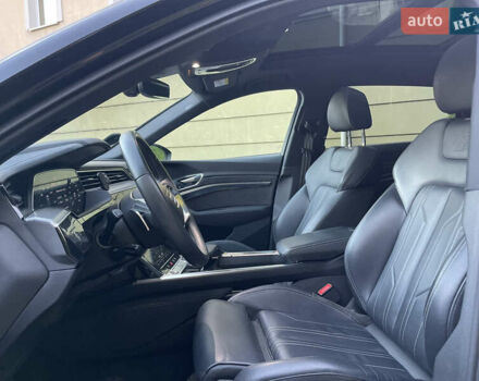 Чорний Ауді E-Tron, об'ємом двигуна 0 л та пробігом 58 тис. км за 36900 $, фото 22 на Automoto.ua