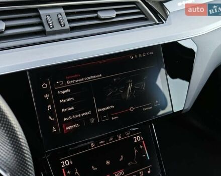 Чорний Ауді E-Tron, об'ємом двигуна 0 л та пробігом 34 тис. км за 49499 $, фото 68 на Automoto.ua