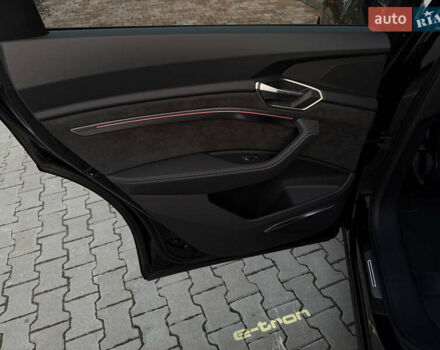 Чорний Ауді E-Tron, об'ємом двигуна 0 л та пробігом 58 тис. км за 39999 $, фото 56 на Automoto.ua