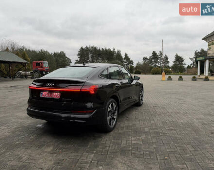 Чорний Ауді E-Tron, об'ємом двигуна 0 л та пробігом 54 тис. км за 37990 $, фото 5 на Automoto.ua