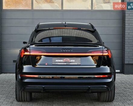Чорний Ауді E-Tron, об'ємом двигуна 0 л та пробігом 34 тис. км за 49499 $, фото 4 на Automoto.ua