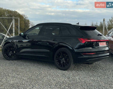 Чорний Ауді E-Tron, об'ємом двигуна 0 л та пробігом 70 тис. км за 39999 $, фото 70 на Automoto.ua