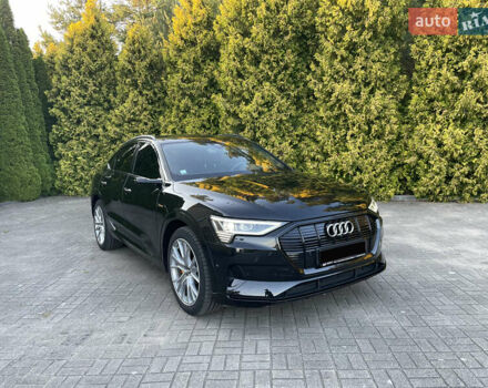 Чорний Ауді E-Tron, об'ємом двигуна 0 л та пробігом 35 тис. км за 40950 $, фото 7 на Automoto.ua