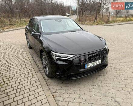 Чорний Ауді E-Tron, об'ємом двигуна 0 л та пробігом 87 тис. км за 39500 $, фото 7 на Automoto.ua