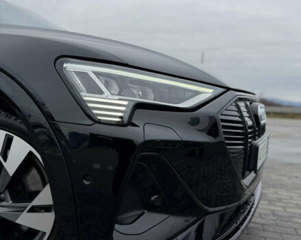 Чорний Ауді E-Tron, об'ємом двигуна 0 л та пробігом 65 тис. км за 41500 $, фото 2 на Automoto.ua