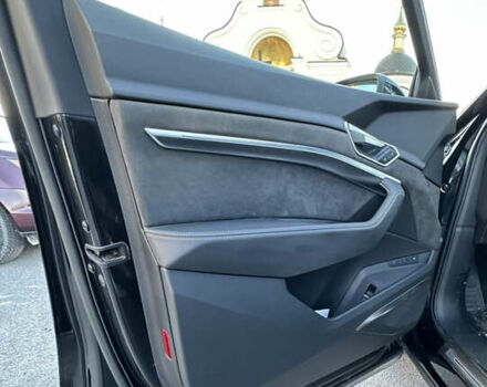 Черный Ауди E-Tron, объемом двигателя 0 л и пробегом 120 тыс. км за 32555 $, фото 43 на Automoto.ua
