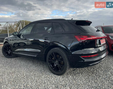 Чорний Ауді E-Tron, об'ємом двигуна 0 л та пробігом 70 тис. км за 39999 $, фото 69 на Automoto.ua