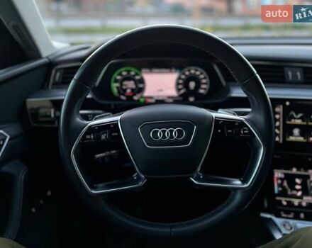 Чорний Ауді E-Tron, об'ємом двигуна 0 л та пробігом 130 тис. км за 27900 $, фото 16 на Automoto.ua