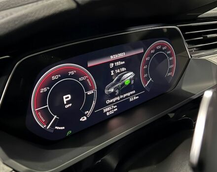 Черный Ауди E-Tron, объемом двигателя 0.3 л и пробегом 51 тыс. км за 35000 $, фото 3 на Automoto.ua